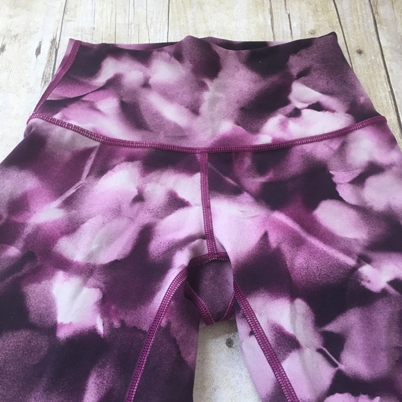 Lululemon Wunder Under High Rise Tights - Picture 2 of 8